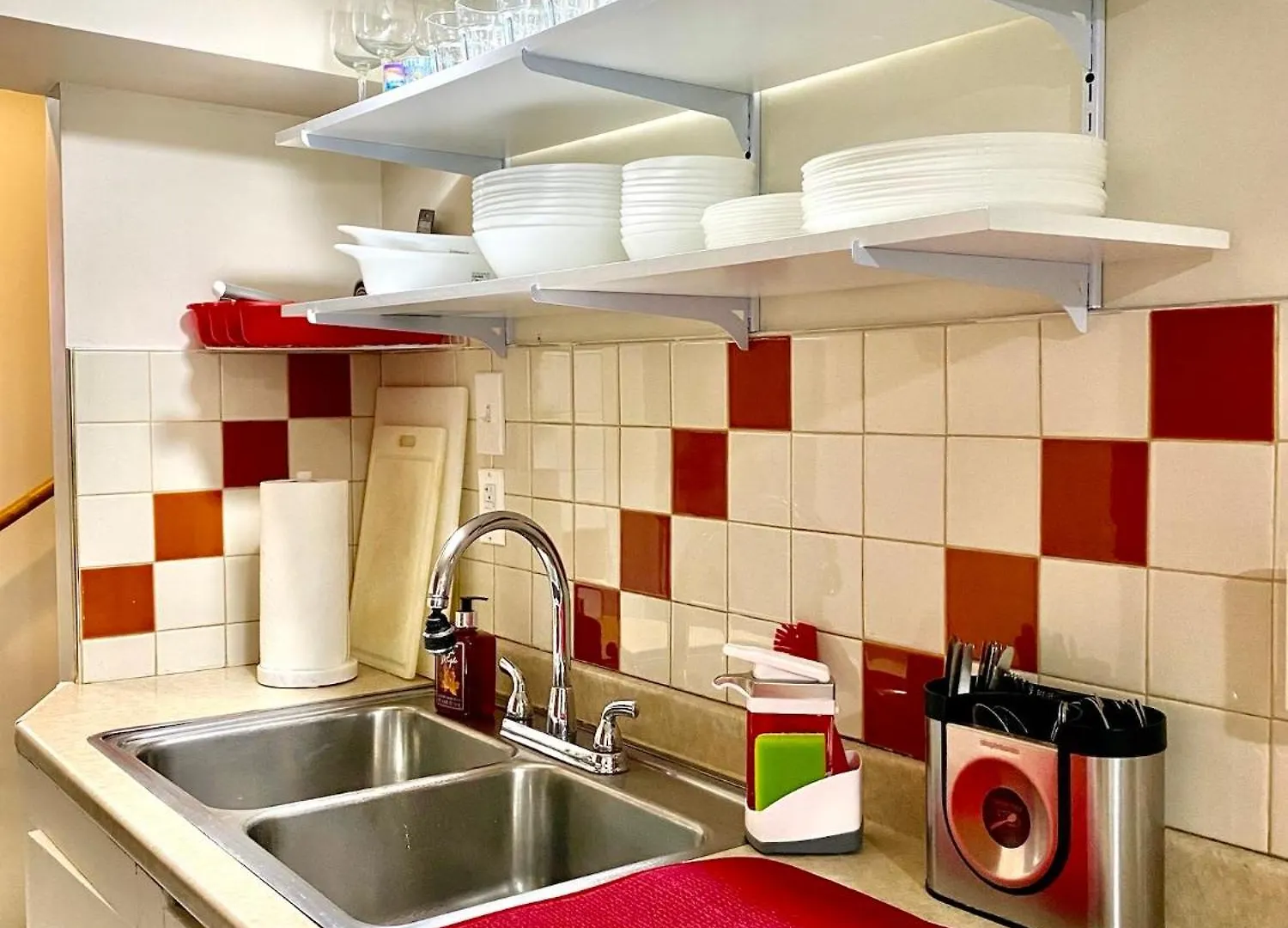 Homestay Tiny Private Room On The 1St Floor With Shared Bathroom Near Seatac Airport And Downtown Seattle