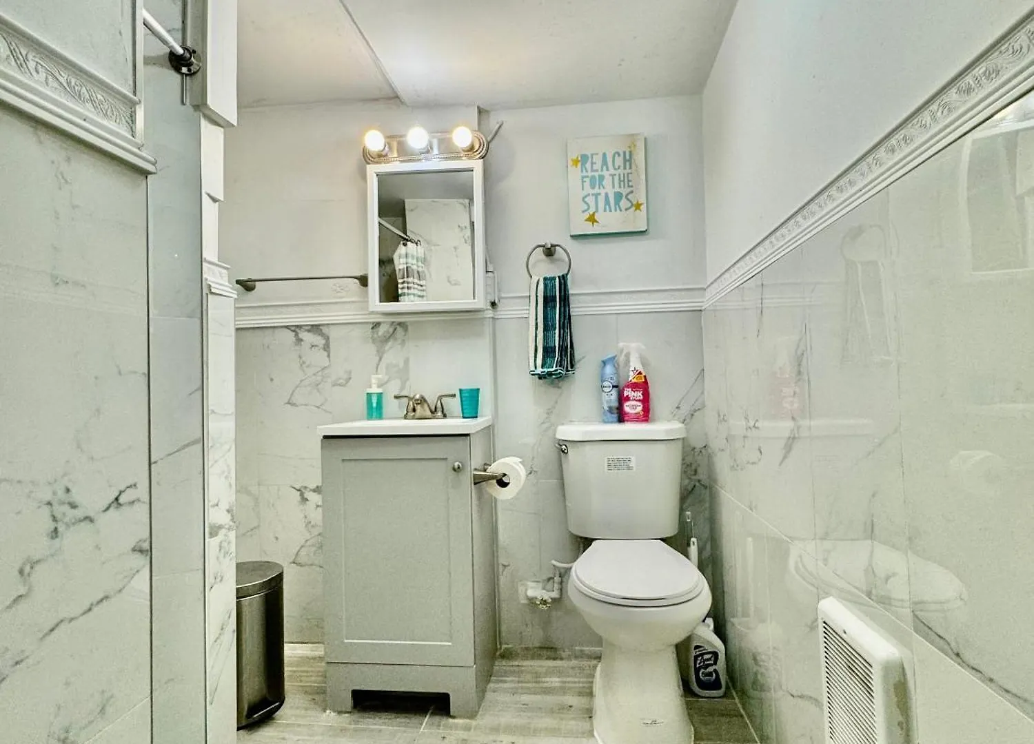 Tiny Private Room On The 1St Floor With Shared Bathroom Near Seatac Airport And Downtown Seattle Homestay szállás