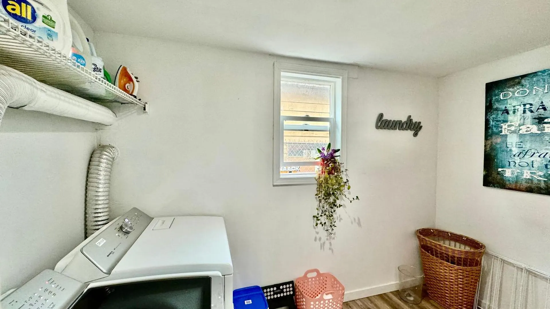 Tiny Private Room On The 1St Floor With Shared Bathroom Near Seatac Airport And Downtown Seattle
