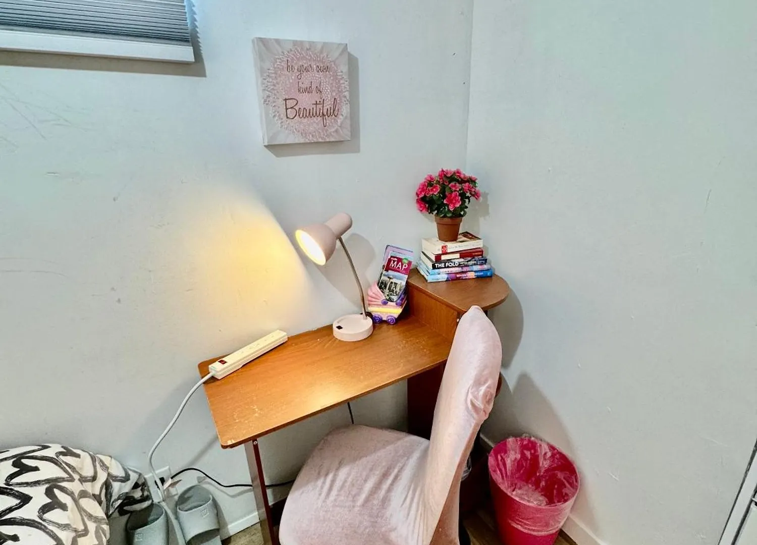 Homestay szállás Tiny Private Room On The 1St Floor With Shared Bathroom Near Seatac Airport And Downtown Seattle
