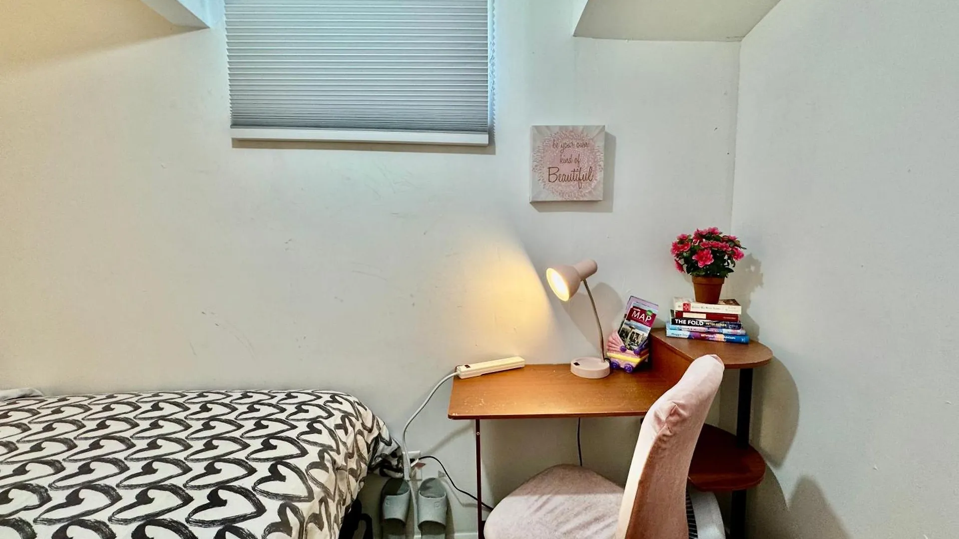 Homestay Tiny Private Room On The 1St Floor With Shared Bathroom Near Seatac Airport And Downtown Seattle